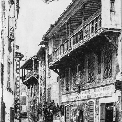 la même rue vers 1900