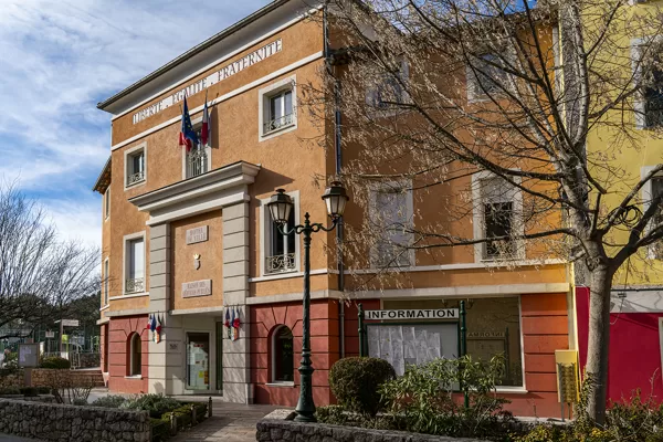 la mairie de Puget est aussi un site d'information