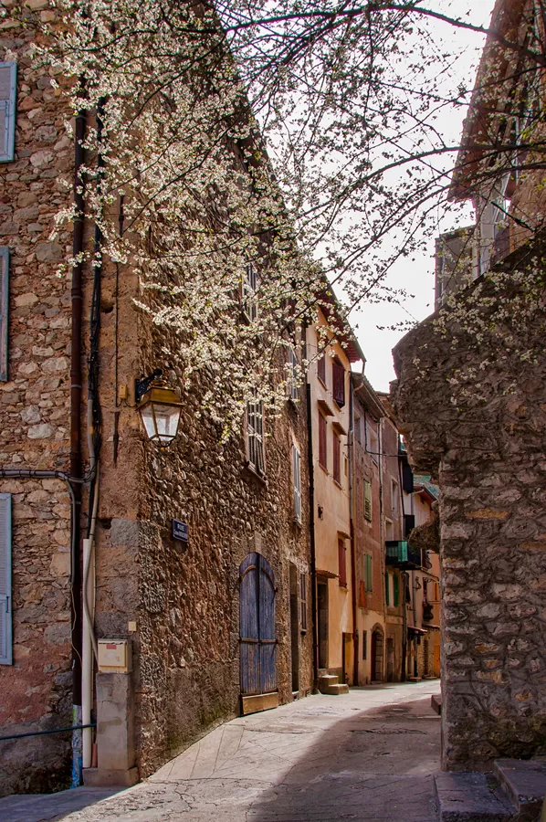 trace de l'ancienne porte à l'entrée de la rue Brouchier, côté est