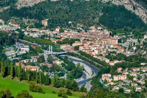 vue sur la ville à partir de la route menant au col St Raphaël
