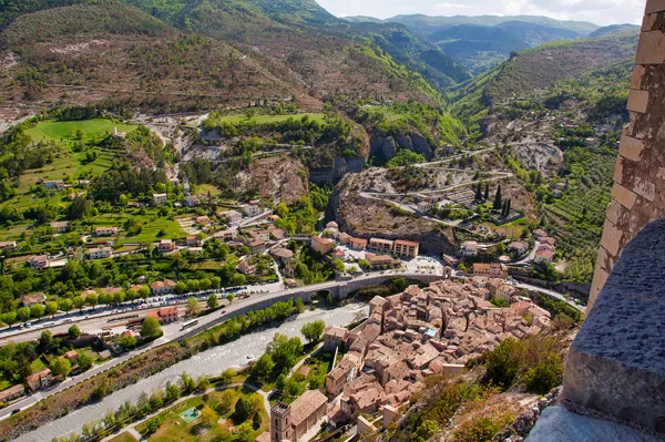 Les toits d'Entrevaux vus du haut de la citadelle