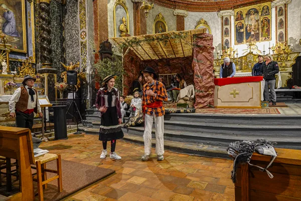 fête de la Pastorale dans l'église, à Noël